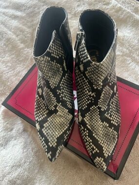 Circus by Sam Edelman Snake-Print Pointed Ankle Boot - Black & Cream
